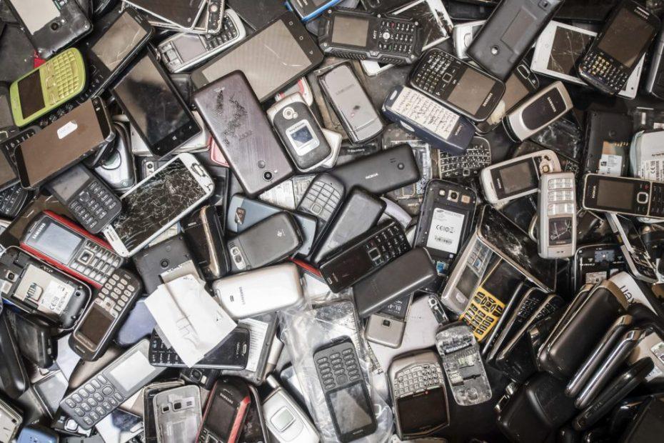 Ways you can Properly Dispose of Old Phones (Used Phones)