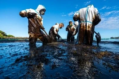 The Environmental And Economic Impact Of The Biggest Oil Spill In US History