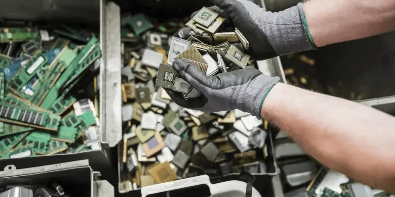 A Step-by-Step Guide to Electronic Waste Disposal