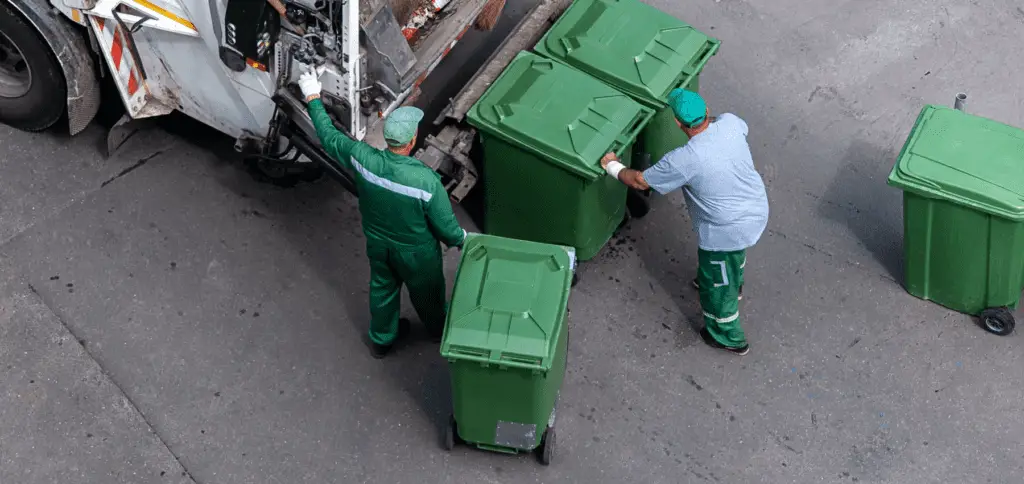 How to Get New Garbage Cans From Waste Management